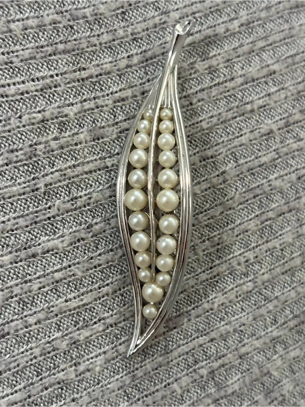 Vintage Trifari signed silver tone wavy faux pearl brooch